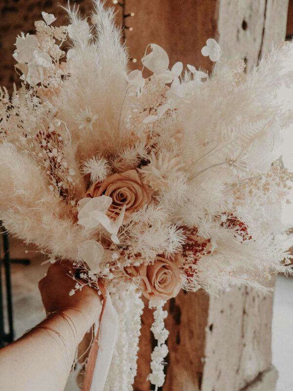 Bouquet de mariée en fleurs séchées sur mesure