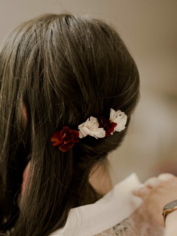 Épingle à cheveux en fleurs séchées