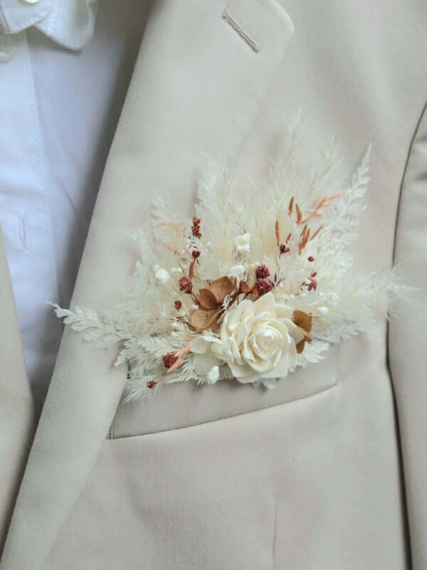 Pochette fleurie en fleurs séchées sur mesure